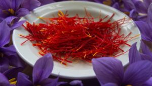 Zafferano, non lo comprerai mai più, ecco cosa serve per piantare crocus sativus nel proprio orto e avere un ricco raccolto