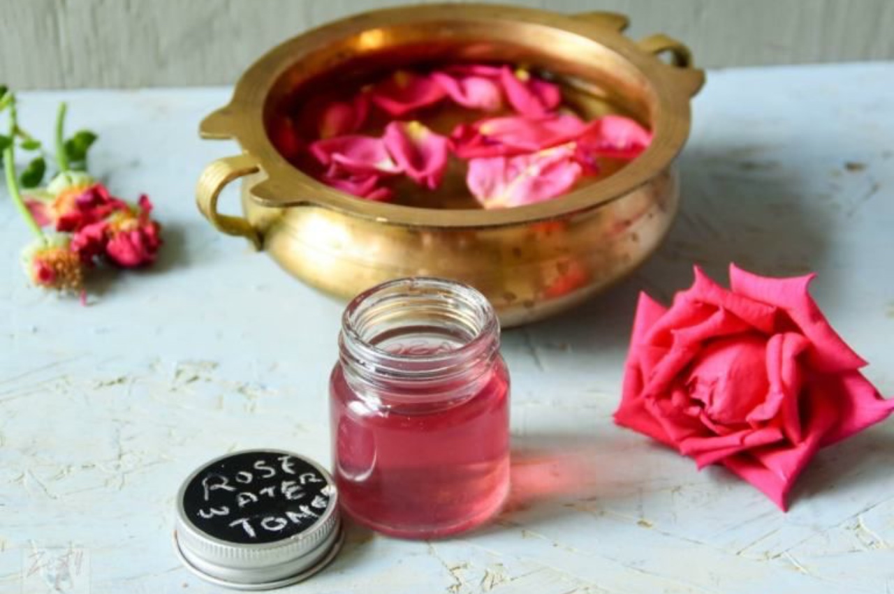 preparare acqua di rose