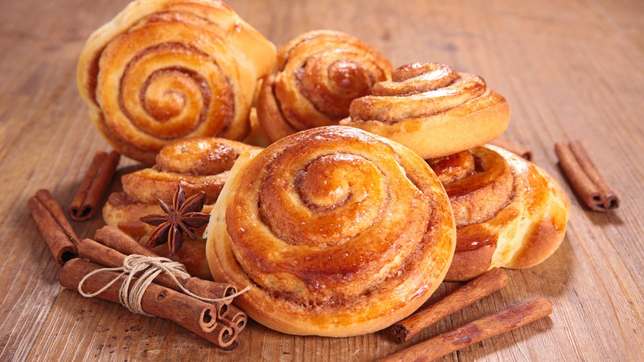 cannella: cinnamon rolls