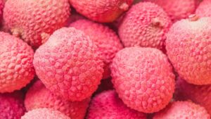 Litchi, tra curiosità e simbologia, ecco quello che dovete sapere su questo frutto