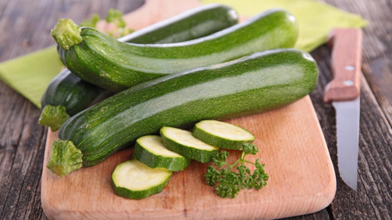 Zucchine: perchè mangiarle senza buccia