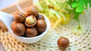 Macadamia: il frutto salutare che conquista il palato e la pelle